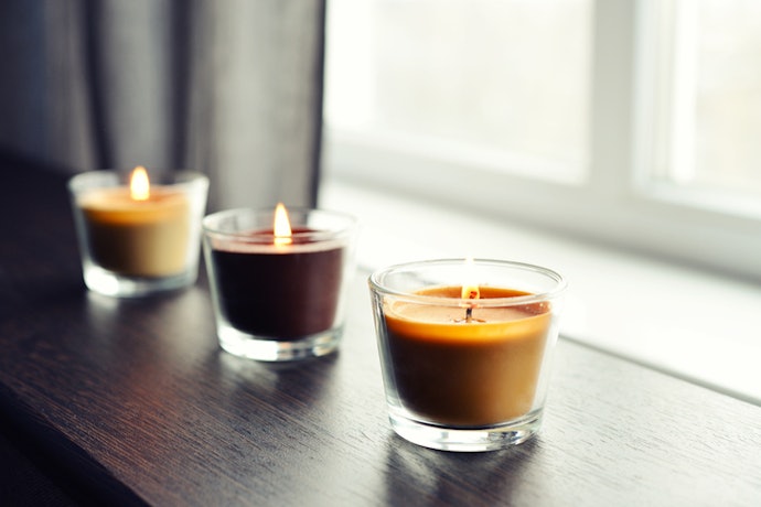 Which Wick Will Do the Trick? Deciding Between Classic Cotton and Crackling Wood