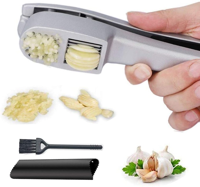 4. Choose a Garlic Press With a Slicer to Produce Uniform Slices for Your Recipes 