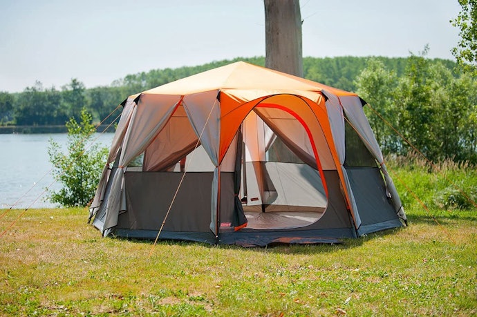 3. Select a Suitable Tent for Your Location: Cabin Tents Are Great for Campsites, While Dome Tents Are Better for Windy Coastlines