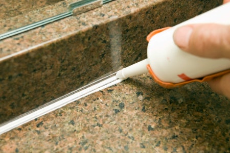 Understand the Difference Between Silicone and Acrylic Caulk