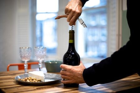 2. Choose a Corked Bottle That Allows the Wine to Aerate for a More Intense Flavour, or Select a Screw Top for Convenience