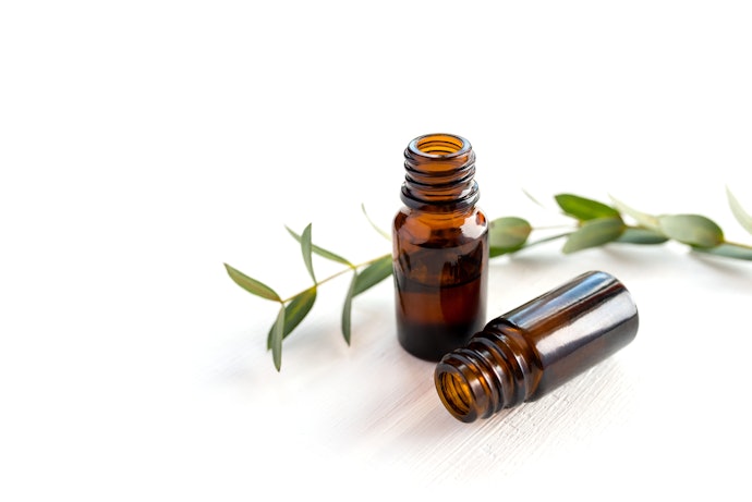 Essential Oils Contain Naturally-Derived Ingredients, but Aren't as Easy to Apply