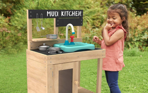Weigh the Benefits of Free-Standing and Fixed Mud Kitchens