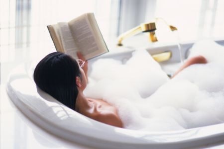 Trays With a Book or Tablet Stand Are Ideal for Chilling Out in the Tub
