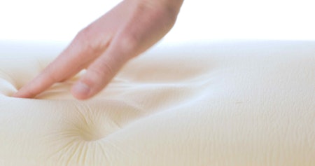 1. Opt For Traditional Memory Foam for Tailored Support or Gel Foam to Benefit From a Cooling Mattress