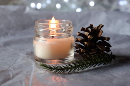 3. Consider the Burn Time: 20 Hours Is Ideal for Christmas Day, 60 Hours Will Last Throughout the Festive Season