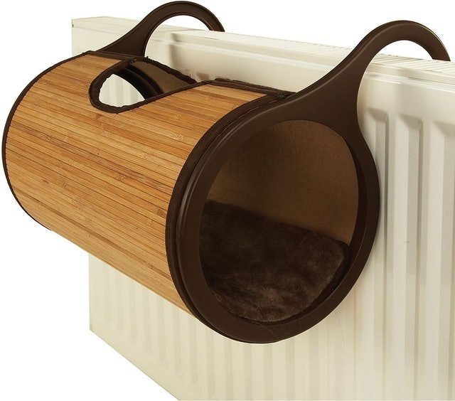 Rosewood  Jolly Moggy Bamboo Cat Radiator Bed 1