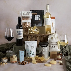 10 Best Food and Drink Hampers UK 2022 | Waitrose & Partners, Cartwright & Butler and More 4