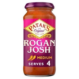 9 Best Curry Sauces in a Jar UK 2022 | Holy Cow, Blue Dragon and More 4