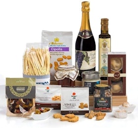 10 Best Food and Drink Hampers UK 2022 | Waitrose & Partners, Cartwright & Butler and More 5