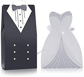 10 Best Wedding Favours UK 2022 | Chocolates, Engraved Tags and More 2