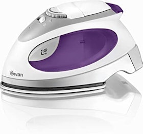 10 Best Travel Irons UK 2022 | Russell Hobbs, Steamworks and More 1