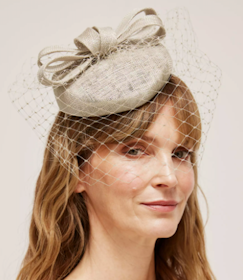 10 Best Fascinators UK 2022 | Hair Bands, Clips and More 1