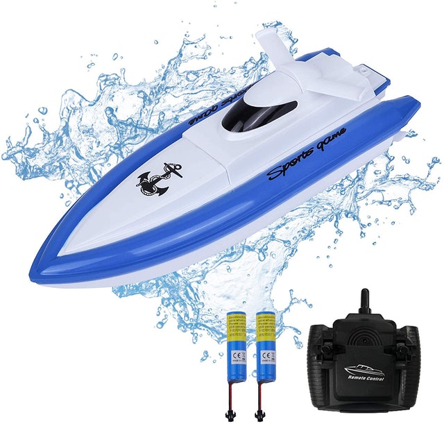 Top 10 Best Remote Control Boats in the UK 2021 (Rabing, Leic and More